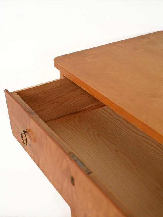 Image 1 of Cassettiera scandinava in betulla degli anni '50 con maniglie in ottone