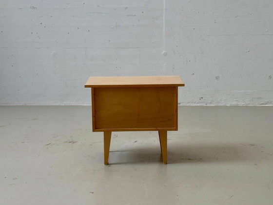 Vintage nachtkastje uit het midden van de vorige eeuw met 2 lades, jaren 60. – Ladekasten, Wood (photo 5 of 10)