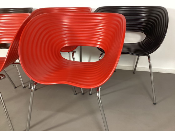 Image 1 of 5 sedie di design impilabili degli anni Novanta, in poliestere cromato