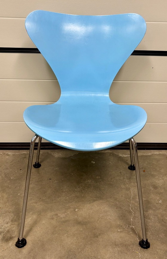 Image 1 of 6xFritz Hansen Series 7 butterfly chairs with Superellips Dining Table B613