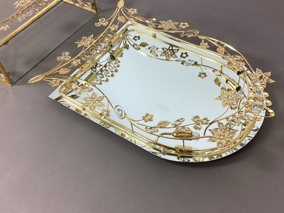 Italian vintage Hollywood Regency mirror with brass console and lighting, Glass, Gold (photo 4 of 11)