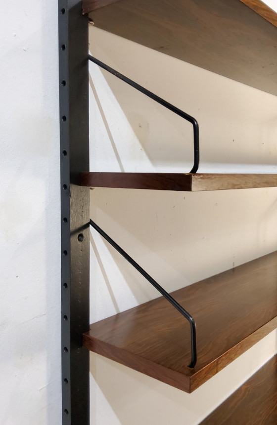 Image 1 of Estantería de pared danesa de teca, estilo de mediados de siglo, de Royal para Poul Cadovius, década de 1960.