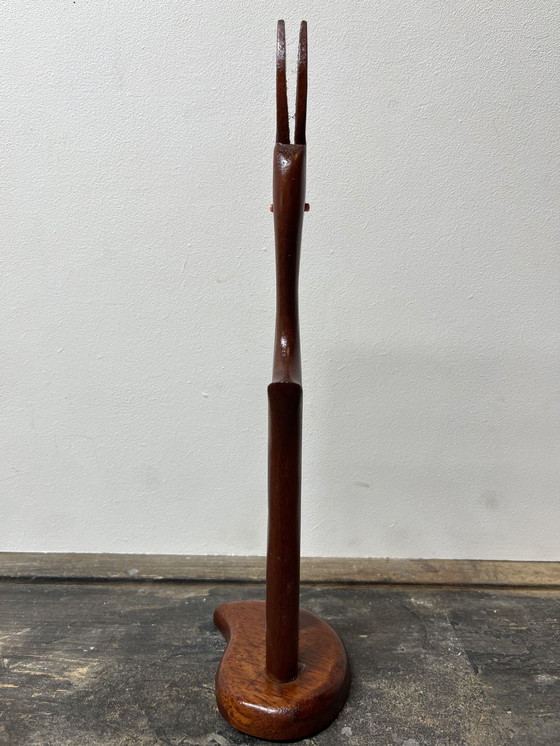 Image 1 of Cerf vintage en teck stylisé Mid Century