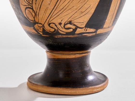 Terrakotta-Hydria, bemalt von Primato, Süditalien, ca. 330 v. Chr., Vasen, Keramik, Schwarz, Classicisme (Foto 9 von 13)