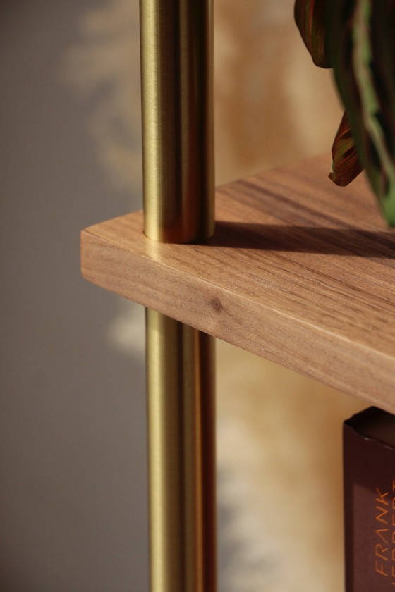 Image 1 of Divisorio per ambienti illuminato - Noce e ottone