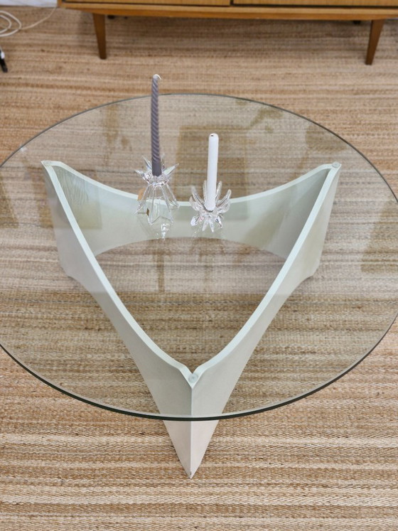 Image 1 of Table basse vintage de style futuriste avec plateau en verre, datant des années 1970.