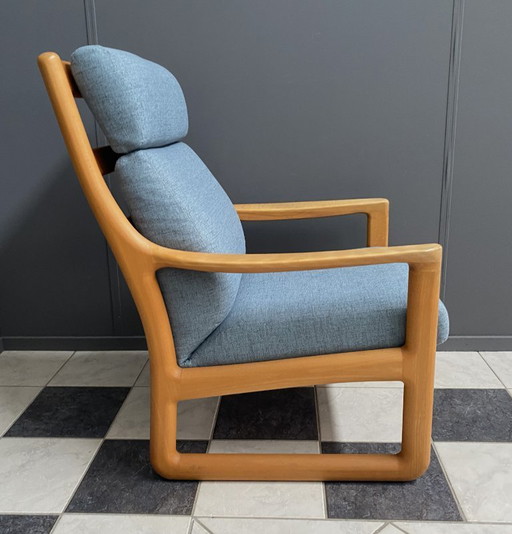 Silla danesa con respaldo alto de Johannes Andersen para Silkeborg
