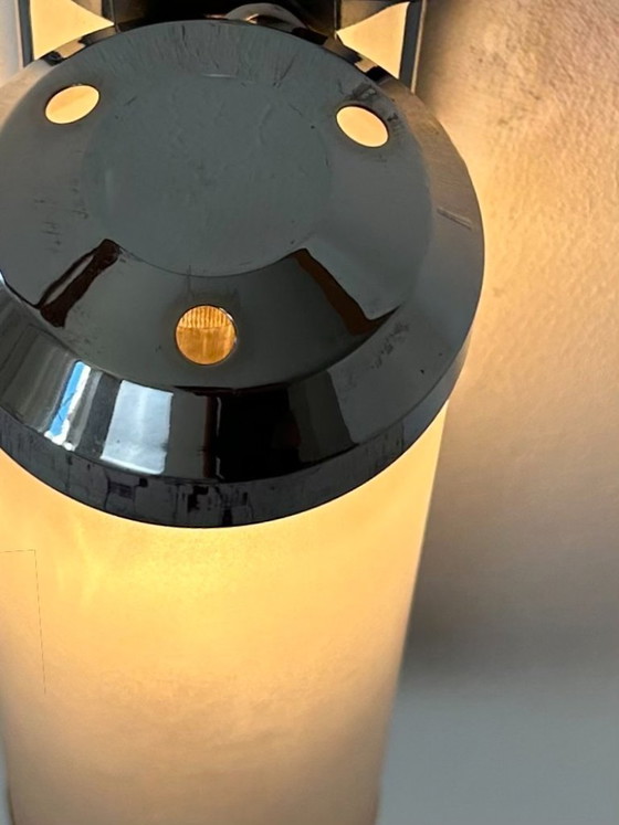 Image 1 of Vintage buisvormige Art Deco wandlamp, verchroomd metaal en gezandstraald glas, Frankrijk, 1930