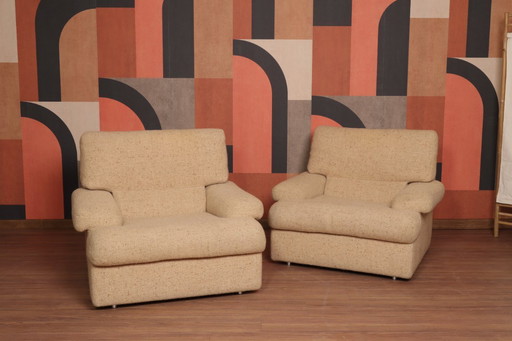 Juego de sillones daneses con cojines suaves y cómodos tapizados de lana