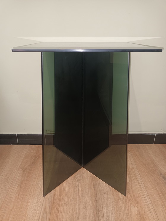 Image 1 of Table d'appoint en verre fumé