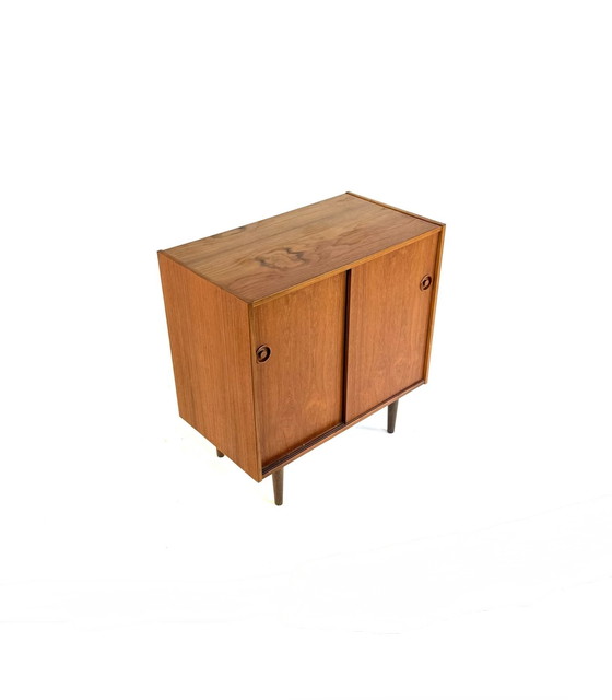 Image 1 of Vintage teak Danish sliding door cabinet '60