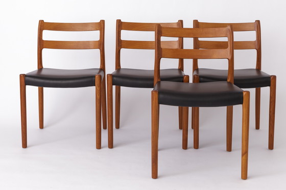 Image 1 of 5 Stühle Niels Otto Møller Modell 84 - dänische Esszimmerstühle aus Teakholz und Leder (1974) - Mid-Century Modern Design