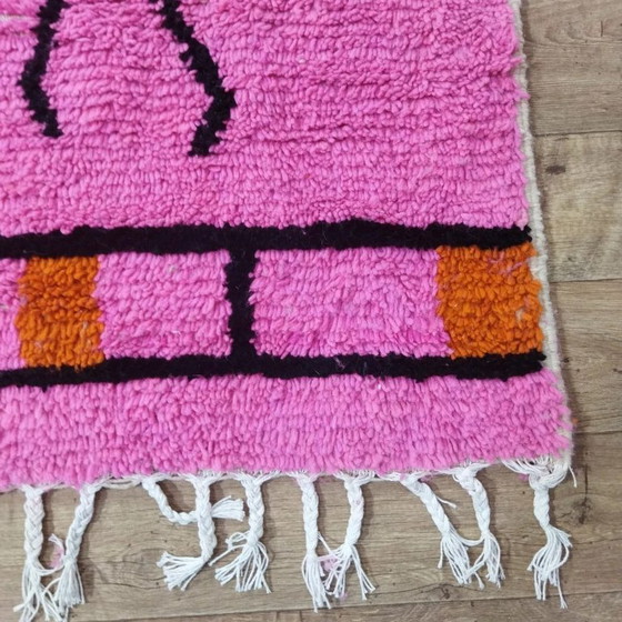 Image 1 of Azilal-Wollteppich, leuchtend pink – Bunte Berbermotive, handgewebt (290×195 cm)