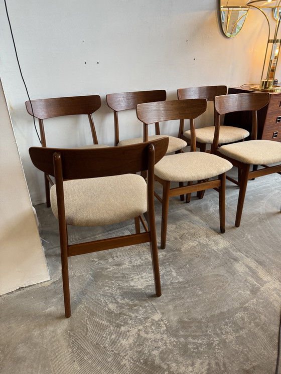 Image 1 of Set van 6 Deense 60-er jaren teakhouten eetkamerstoelen