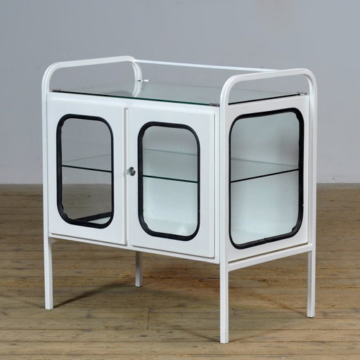 Armoire d'hôpital vintage, années 1970