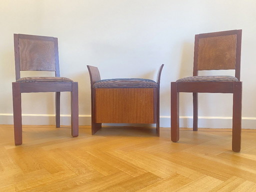 Stoelen en voetenbank in Art Deco-stijl, geïnspireerd op de Haagse School
