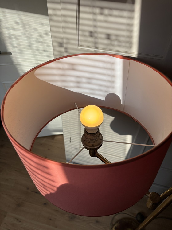 Image 1 of Lampada da terra vintage regolabile - Effetto ottone con paralume rosso