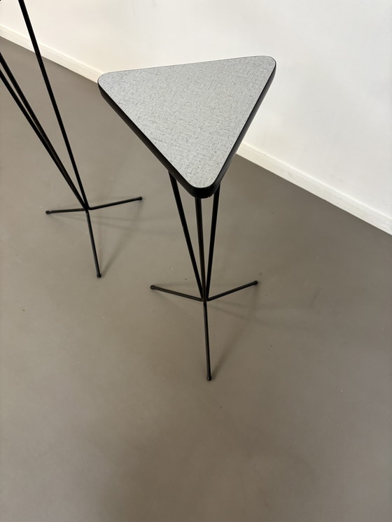 Image 1 of 2 portavasi a tre ripiani in metallo con piano in formica anni sessanta