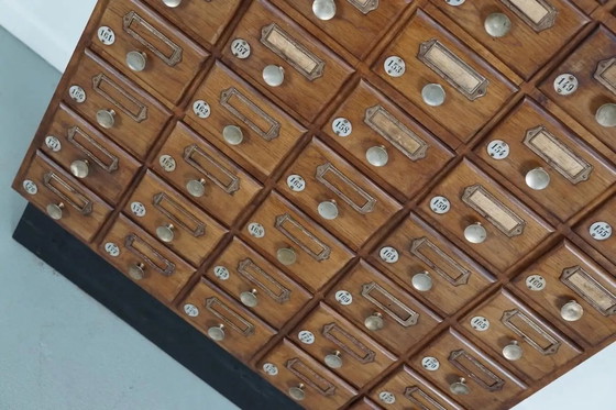 Image 1 of Vintage Duitse eiken apothekers- / spaarkast, jaren 1950