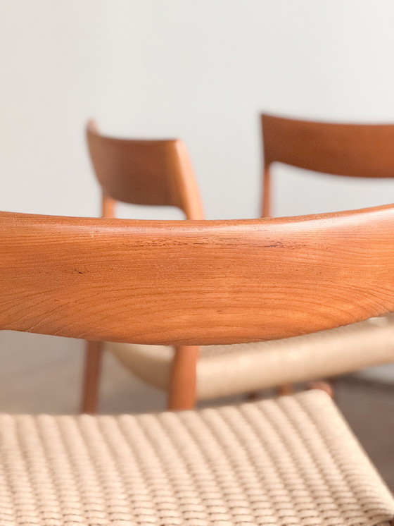 Image 1 of Mid Century Deense Teakhouten Eetkamerstoelen # 77 door Niels O. Møller, J. L. Moller, Set van 4