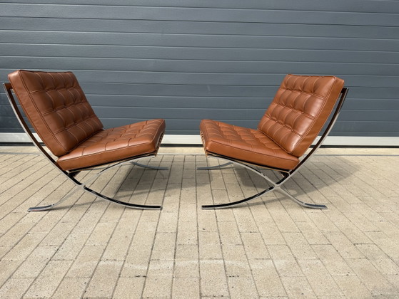 Image 1 of 2x Knoll Barcelona relax chairs, Venezia Cognac leather in NEW CONDITION