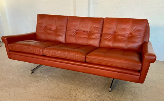 Image 1 of CANAPÉ 3 PLACES SVEND SKIPPER VINTAGE DANOIS EN CUIR COGNAC ET CHROMÉ