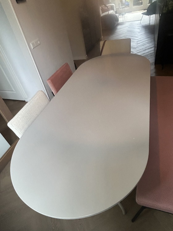 Image 1 of FEST tafel beige: Friday Dining Oval - Arizona