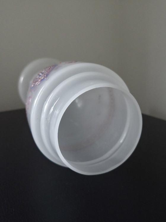 Image 1 of 2 antike deutsche Vasen aus Opalglas