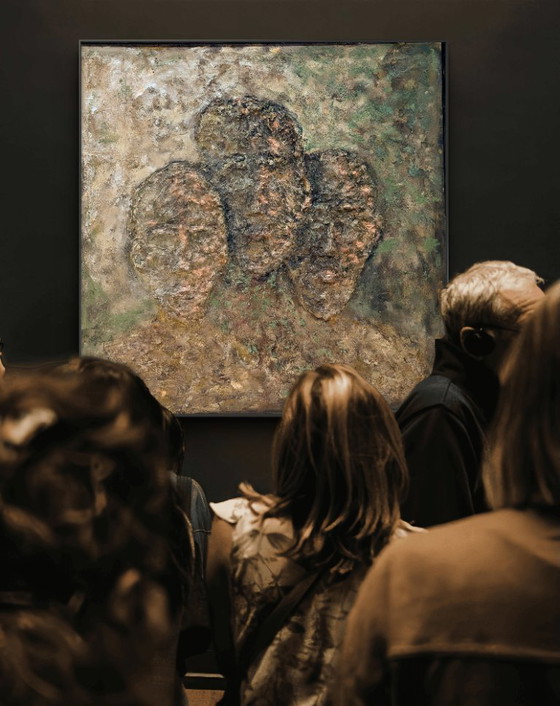 Image 1 of Three Guys – Oggetto da parete scultoreo con rilievo grezzo