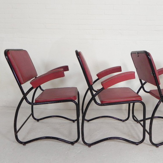 Image 1 of Conjunto de 4 sillones y mesa de centro con estructura tubular de estilo Bauhaus, década de 1950.