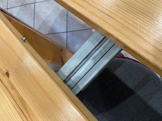 Image 1 of Tavolo rotondo allungabile, diametro 106 cm, modello Baumann, in legno massello di pino, vintage anni '70.