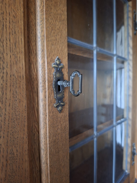 Armadio a muro in rovere massiccio con vetri piombati anni '70 – Stile rustico – Armadi a muro, Wood, Glass (photo 4 of 5)