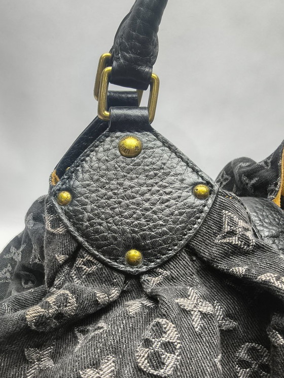 Image 1 of Sac hobo Louis Vuitton Surya Monogram en denim noir XL