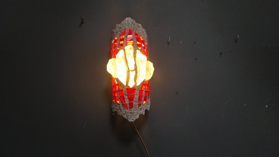 Image 1 of Brutalistische wandlamp van cement en glas, jaren 60.