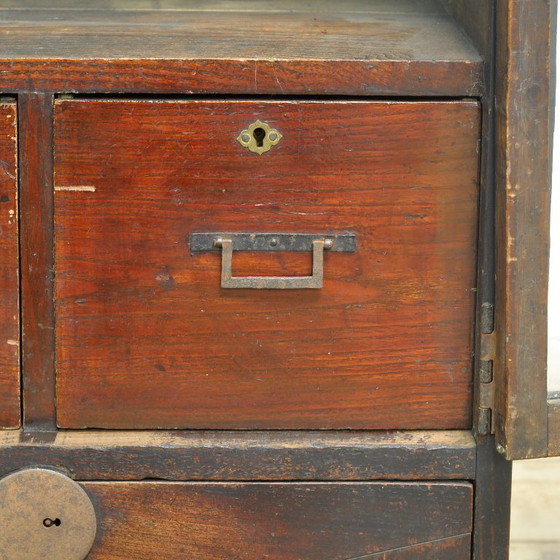 Image 1 of Petite vitrine japonaise, vers 1925