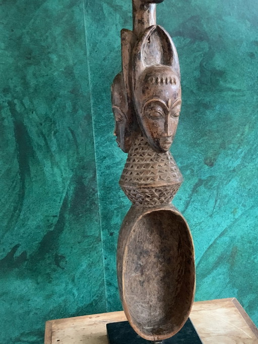 Rare Baoulé Ceremonial Spoon - Triple Figure. Acquired in Dakar, 1980s - 73 cm – beeldhouwkunst, Wood (photo 2 of 13)