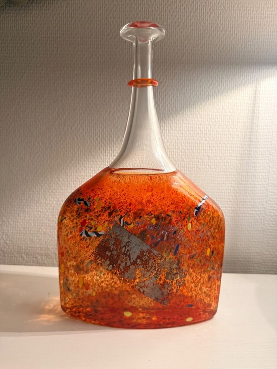 Image 1 of Vase signé Kosta Boda « Satellite » par Bertil Vallien - Grands Confettis Rouges (Modèle 89715)