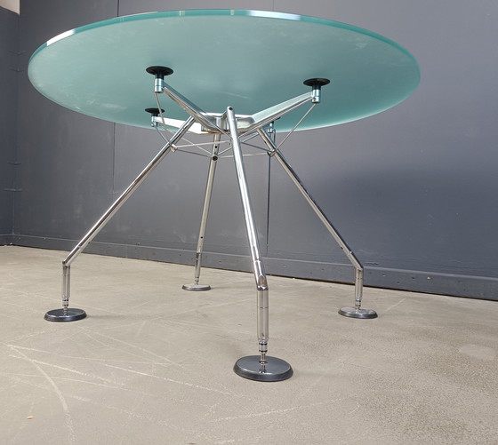 Image 1 of Table d'appoint Nomos vintage par Norman Foster pour Tecno, 1990