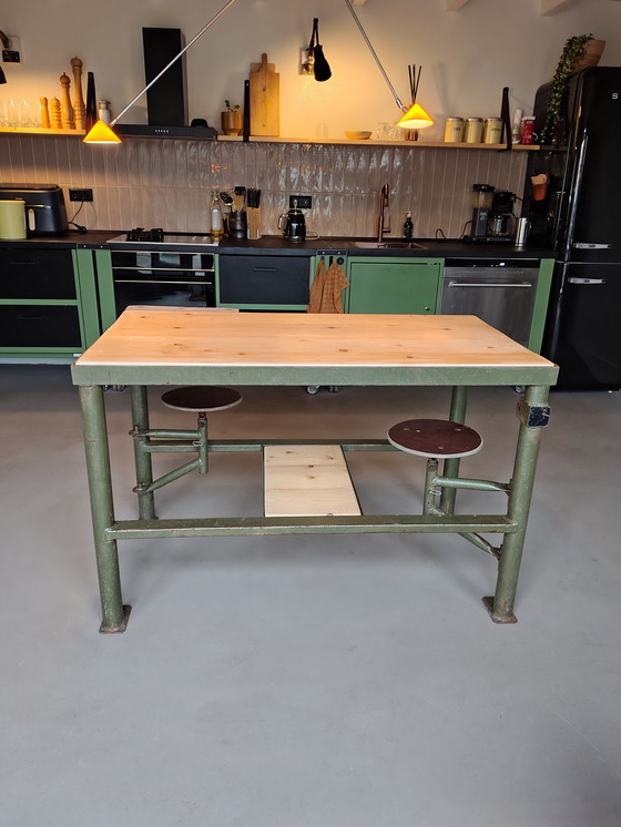 Image 1 of Workbench Nooitgedacht