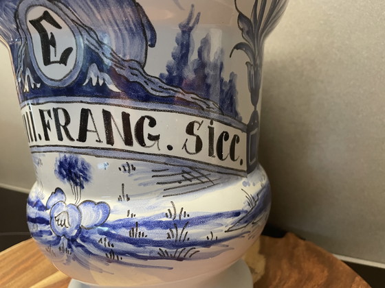 Image 1 of Delft blue apothecary jar with lid