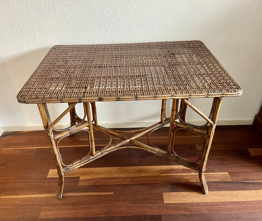 Aniek rattan table