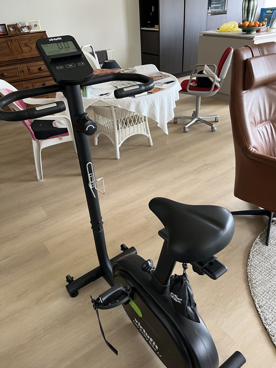 Image 1 of Bicicleta estática Virtufit