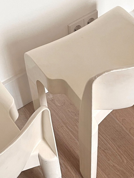 Image 1 of 2 Chaises Vintage "Universale" par Joe Colombo pour Kartell - Blanc