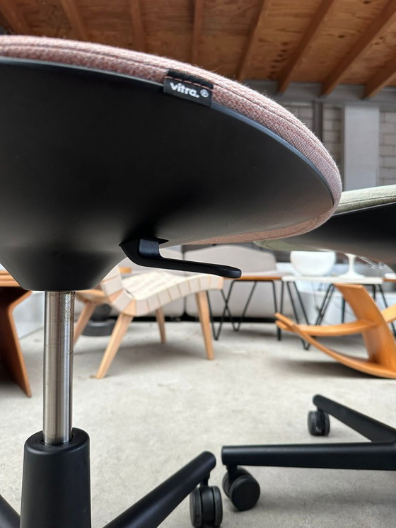 Image 1 of Sedia operativa Vitra Rookie (rosa o verde, altre disponibili)