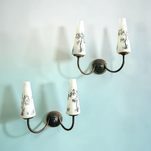 Apliques de pared dobles portugueses de latón y cristal de mediados de siglo, juego de 2, década de 1960.