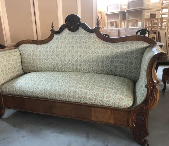 Image 1 of Canapé ancien en noyer massif sculpté à la main, début du XIXe siècle