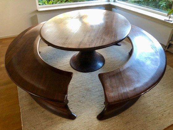 Image 1 of Mesa con bancos