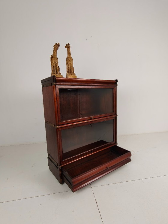 Image 1 of Libreria modulare Globe-Wernicke in mogano con cassetti sottostanti