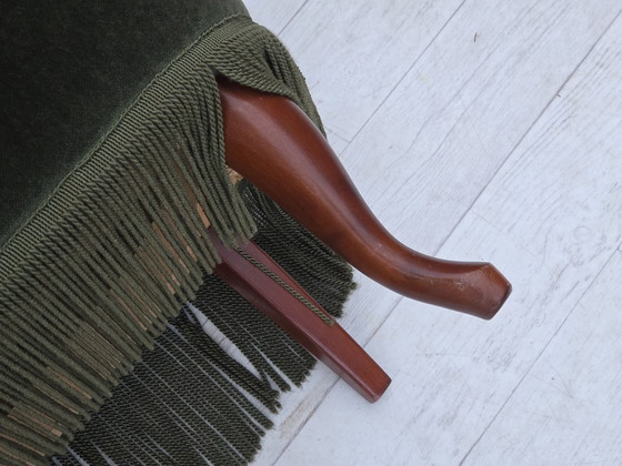 Image 1 of Anni '70, divano danese a 3 posti, velluto per mobili, gambe in legno di faggio, condizioni originali.