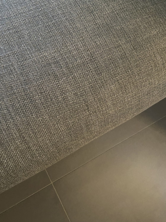 Image 1 of Design on stock hocker poef Aikon lounge met zwarte pootjes 